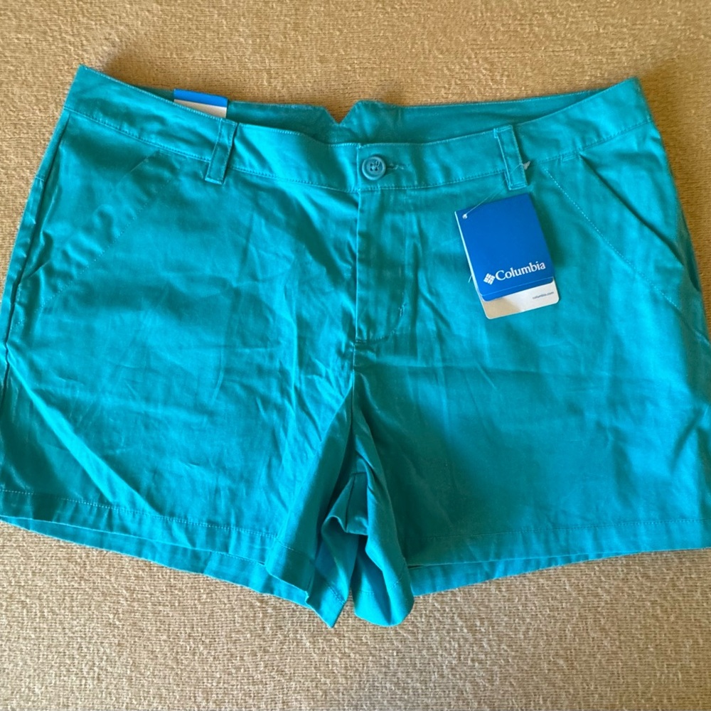 Columbia Women's Aqua Cargo Shorts
